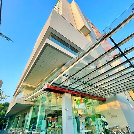Pop! Hotel Gubeng Сурабая Екстериор снимка