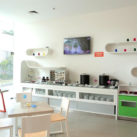 Pop! Hotel Gubeng Сурабая Екстериор снимка