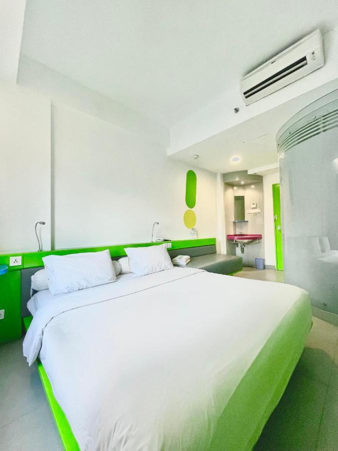 Pop! Hotel Gubeng Сурабая Екстериор снимка