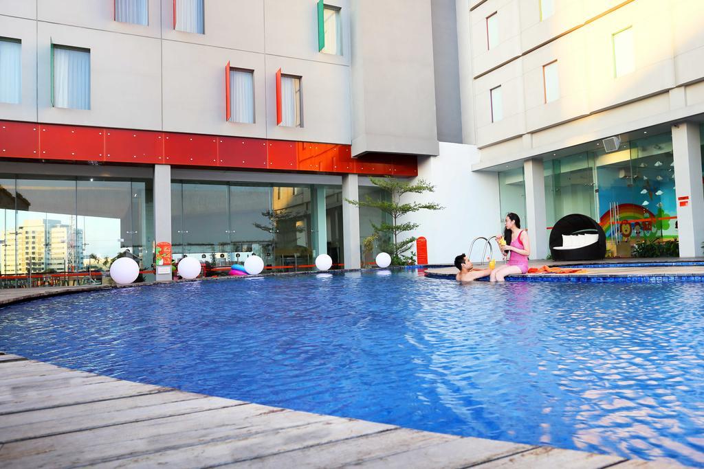 Pop! Hotel Gubeng Сурабая Екстериор снимка