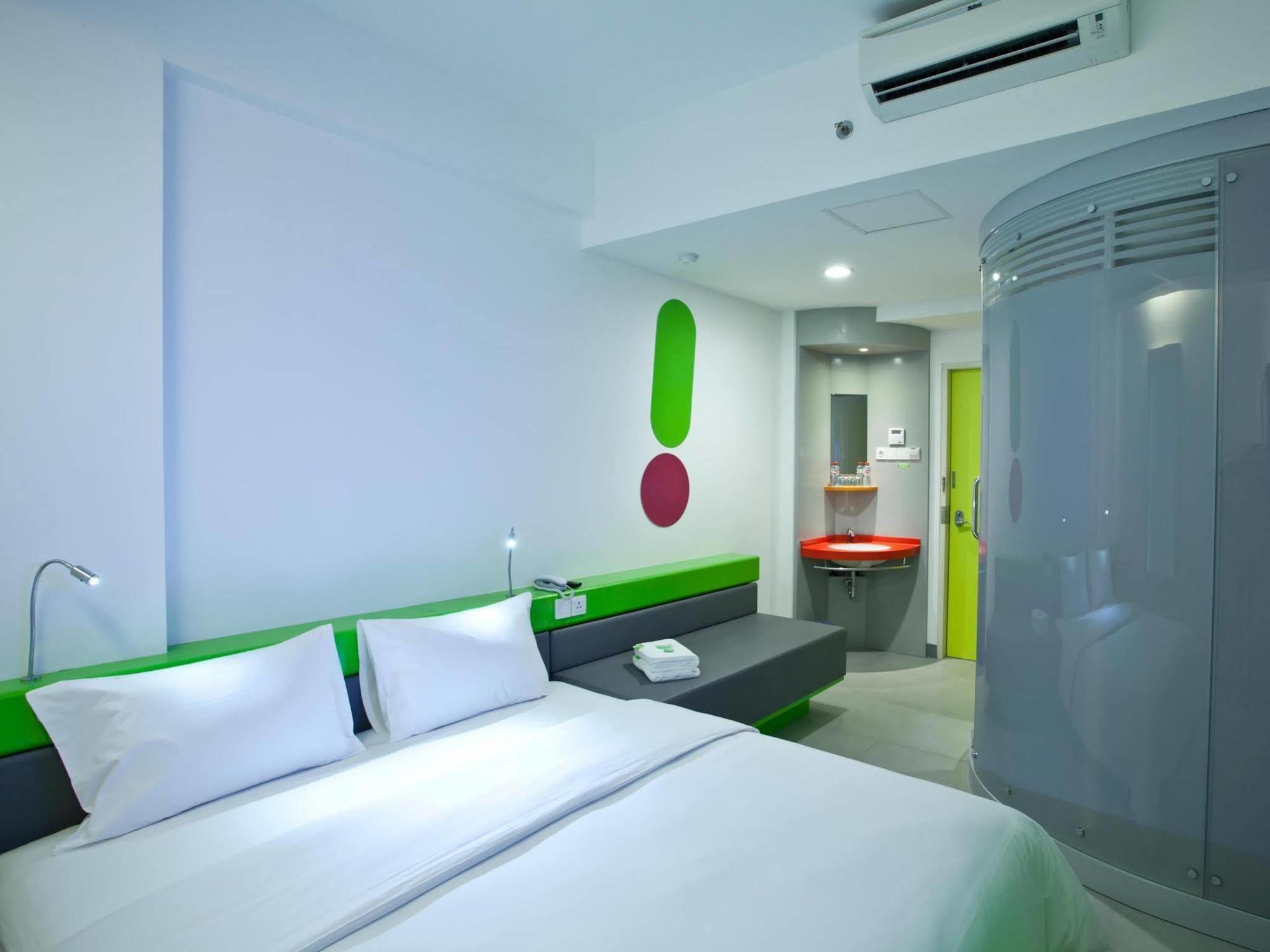 Pop! Hotel Gubeng Сурабая Екстериор снимка